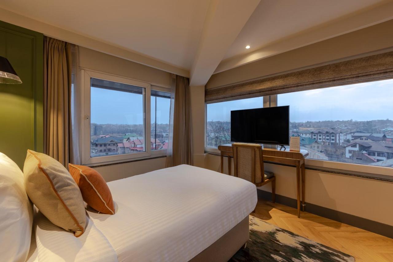 Sarovar Portico Srinagar Eksteriør billede