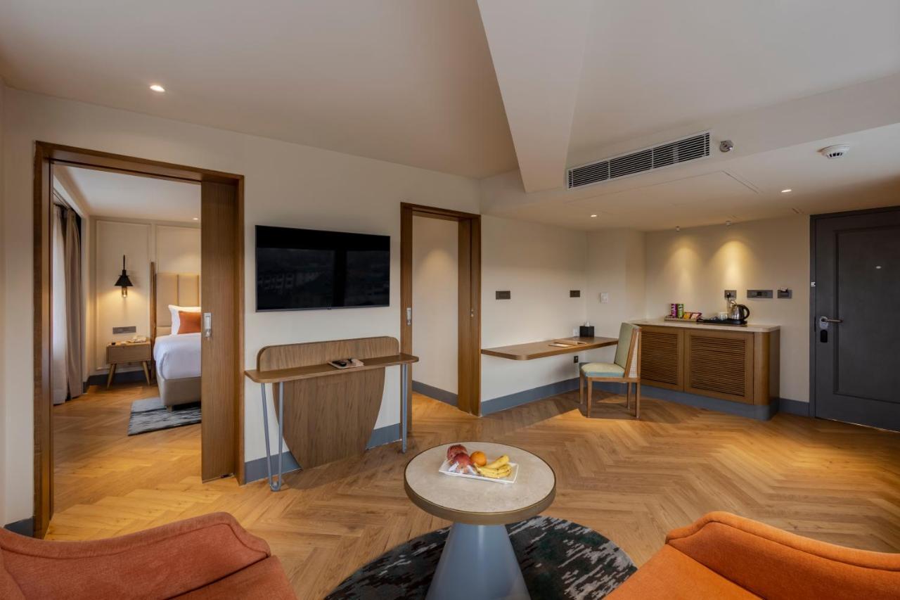 Sarovar Portico Srinagar Eksteriør billede